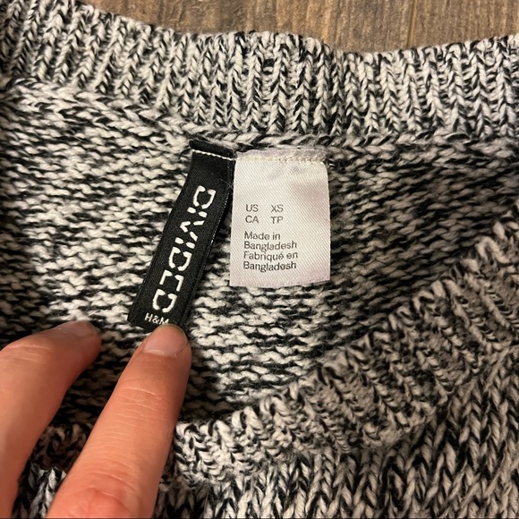Divided H&M Crew Neck Knit Sweater - Picture 5 of 6
